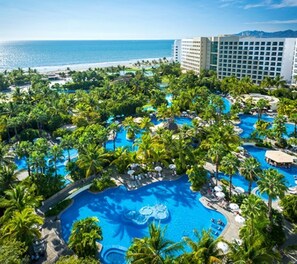 Outdoor pool - Luxury Awaits: 1 Bedroom Grand Mayan Apartment with View! (Nuevo Vallarta)