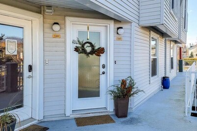 La Place du Village - Two Story Condo