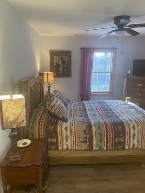 2 bedrooms, iron/ironing board, travel cot, free WiFi