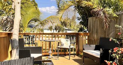 The Fish House In Historic Port Salerno - RV & Boat Trailer Parking Available!