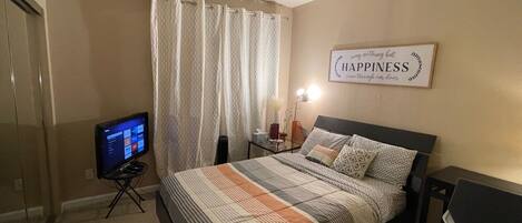 1 chambre, fer et planche à repasser, Wi-Fi, draps fournis