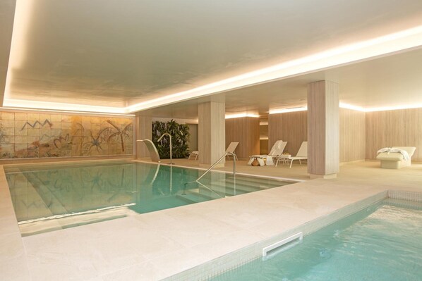 Indoor pool, outdoor pool