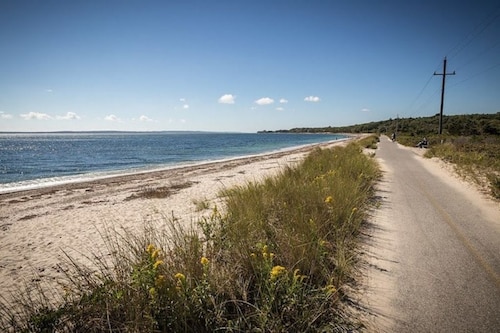 Enjoy Waquoit Bay- 4 Bdrm