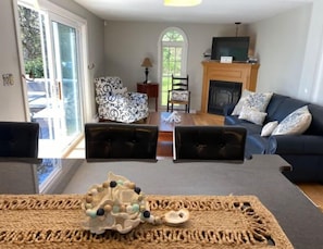 Smart TV, books - Enjoy Waquoit Bay- 4 Bdrm (Falmouth)