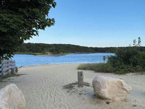 Sun-loungers - Enjoy Waquoit Bay- 4 Bdrm (Falmouth)