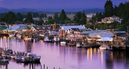 Ocean Bliss — Coastal Retreat on Skagit Bay