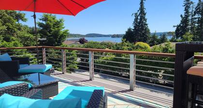 Ocean Bliss! Beach getaway with amazing views!