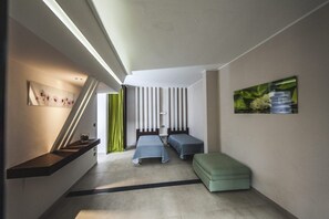 المنشأة من الداخل