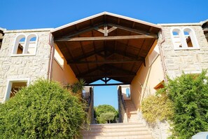 المنشأة من الخارج