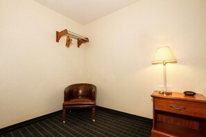 Interior - Super 8 by Wyndham Vancouver East (Vancouver)