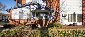 Super 8 by Wyndham Vancouver East