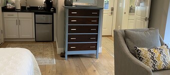 Luxury King Studio · In-Town Highlands · Mountain View · Fireplace · Fiber WiFi 