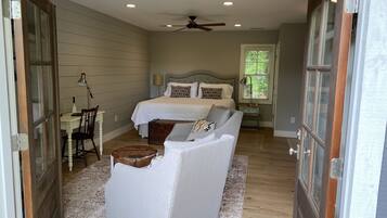 1 chambre, bureau, fer et planche à repasser, accès au Wi-Fi (inclus)