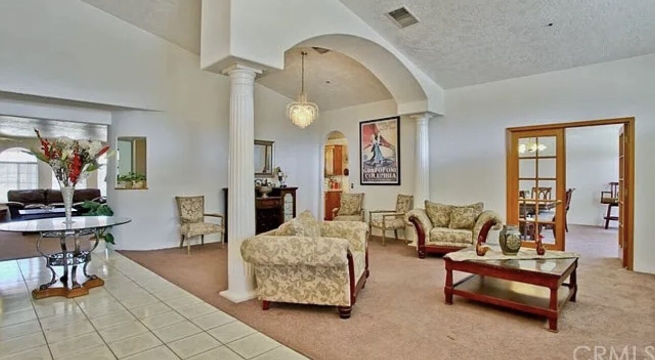 Smart TV, fireplace, table football, ping pong