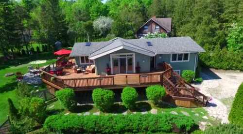 Beautiful Lake View Chalet Blue Mountains