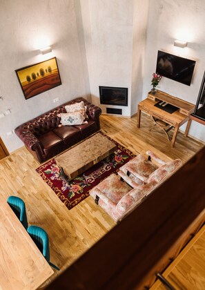 Suite Luxe, baignoire, vue jardin | Literie de qualité supérieure, matelas mémoire de forme