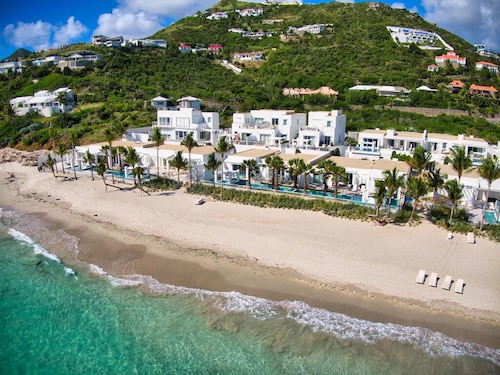 DREAM 5-Star Premier BEACHFRONT 3 Bedroom Villa + Private Pool