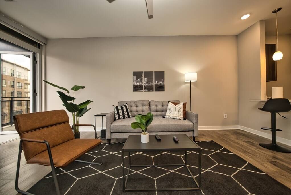 Luxury Studio: King Bed, Free Parking, Gym, Modern 1-BR: King Bed, Gym Access, Free Parking