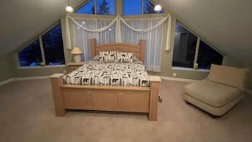 5 bedrooms, desk, WiFi, bed sheets