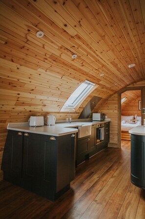 Dishwasher, high chair