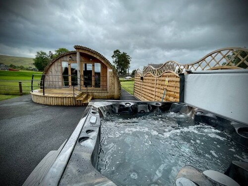 Buttercup -  Glamping Pod with Hot Tub Sleeping 4, Pet Friendly