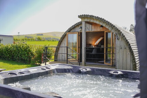 Bluebell -  Glamping Pod with Hot Tub Sleeping 4, Pet friendly