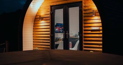 Cleddau - Glamping Pod with Hot Tub Sleeping up to 4 Guests