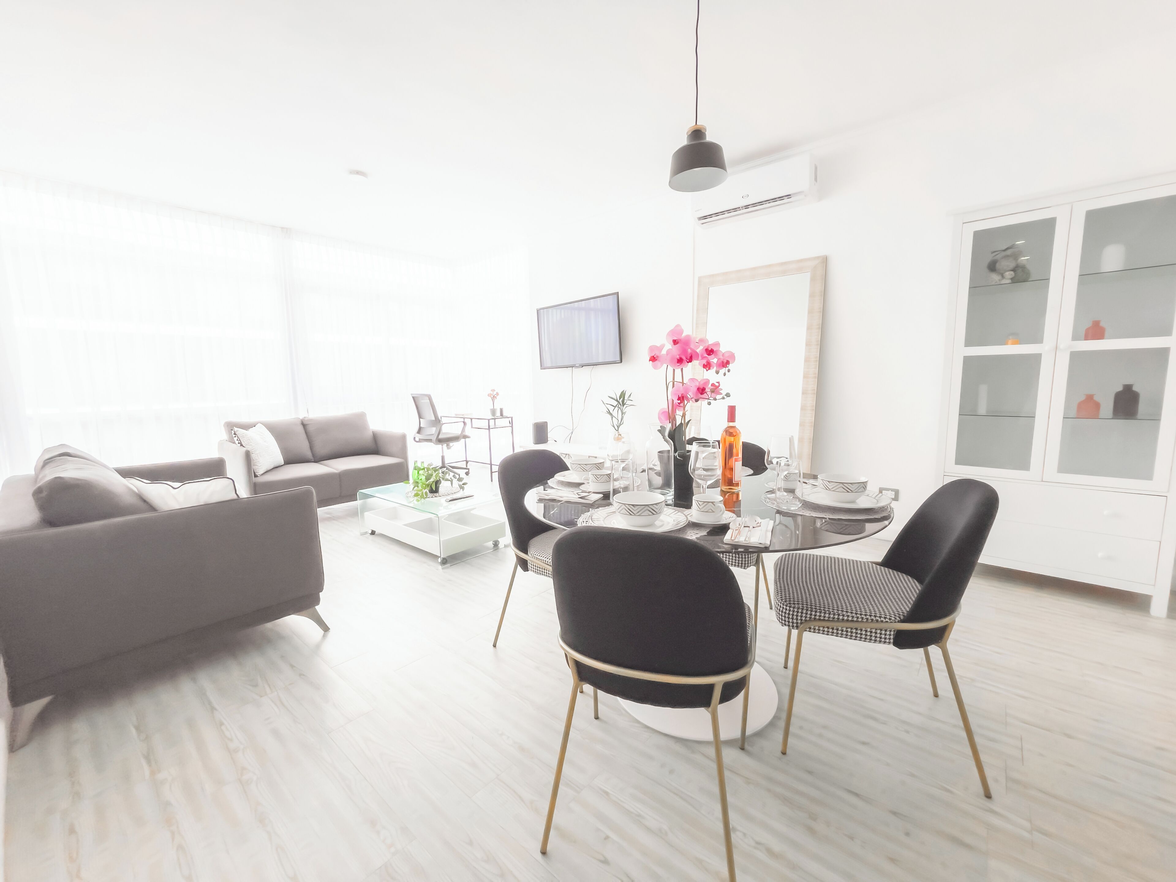 Apartamento, 2 quartos (17B) | Área de estar | Smart TV 32 polegadas com canais digitais, TV