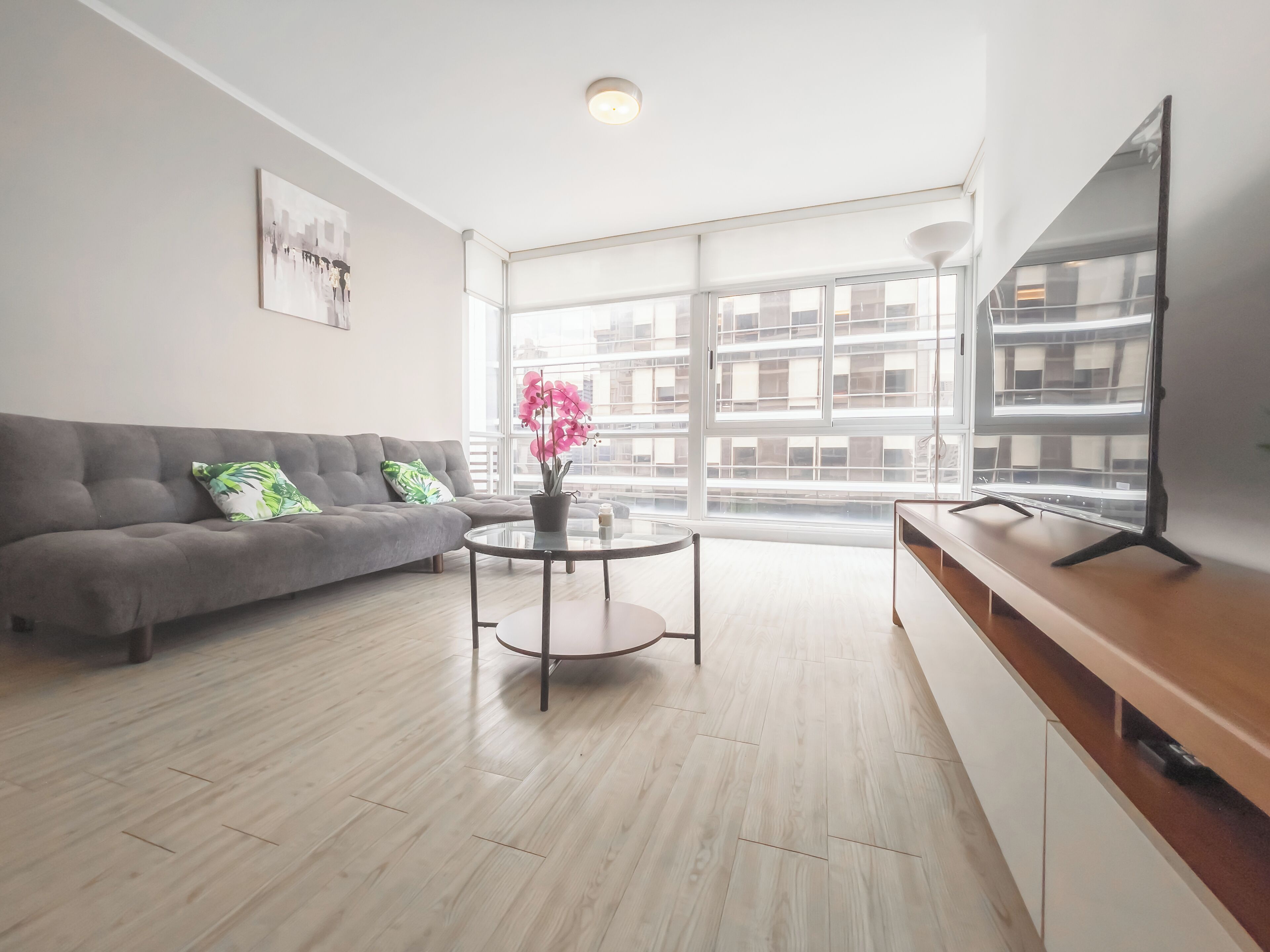 Apartamento, 2 quartos (8B) | Área de estar | Smart TV 32 polegadas com canais digitais, TV