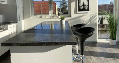 Outletcenter apartment with pool & terrace
