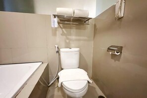 Room - Howard Johnson by Wyndham Pekalongan Indonesia (Pekalongan)