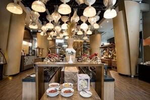 Dining - Howard Johnson by Wyndham Pekalongan (Pekalongan)