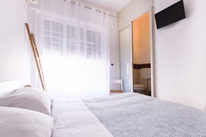 Dobbeltrom for 1 person – comfort | Skrivebord, lydisolert, strykejern/-brett og wi-fi (inkludert)