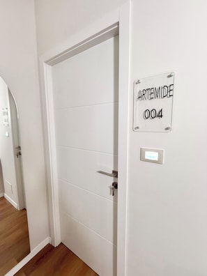 Rom – comfort | Skrivebord, lydisolert, strykejern/-brett og wi-fi (inkludert)