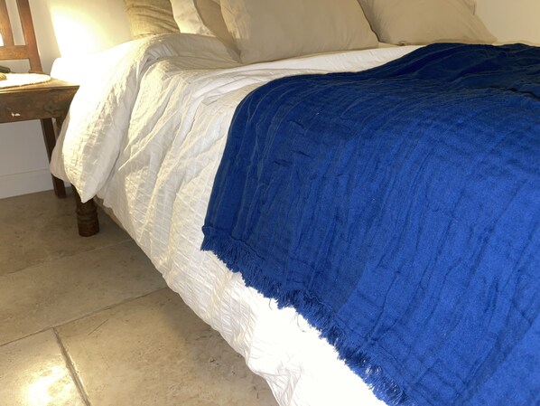 3 bedrooms, WiFi, bed sheets - Chateau Akko - Amazing Terrace w/view to the sea (Acre)