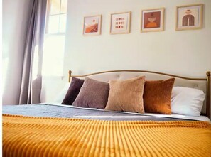 3 bedrooms, WiFi, bed sheets