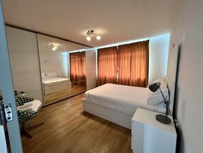 2 bedrooms, WiFi, bed sheets - Luxurious Living in the Heart of Bromley (Bromley)