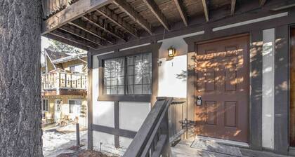 Chic Modern Getaway - Close to Downtown - Lake