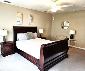 3 habitaciones, tabla de planchar con plancha, wifi y ropa de cama 