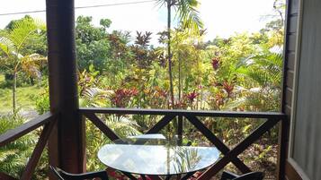 Phòng đôi Economy, quang cảnh một góc biển | Hiên