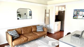 Smart TV, books, offices