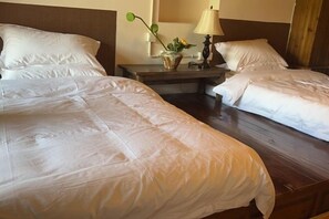 Room - Old Yard Inn (Shangri-La)