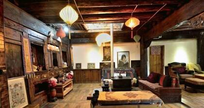 Old Yard Inn
