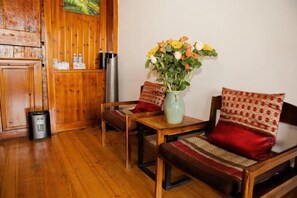 Room - Old Yard Inn (Shangri-La)