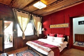 Room - Old Yard Inn (Shangri-La)