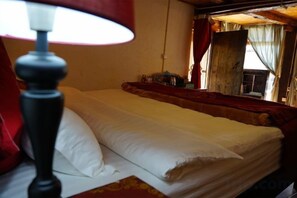 Room - Old Yard Inn (Shangri-La)