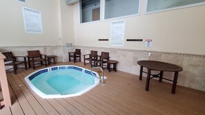 Indoor spa tub