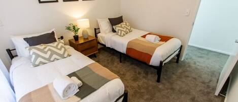 2 habitaciones, tabla de planchar con plancha y wifi gratis