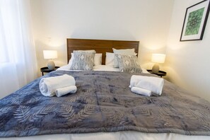 2 bedrooms, iron/ironing board, free WiFi, bed sheets