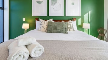 2 bedrooms, iron/ironing board, free WiFi, bed sheets